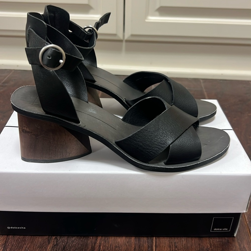 Black Dolce Vita sandals 8.5